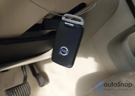 2015 Volvo Xc60 T5 Premier z USA, uszkodzony, nr VIN YV440MDK0F2709087